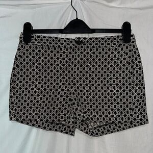 Banana Republic black & white Geometric Patterned Hampton fit Shorts size 2